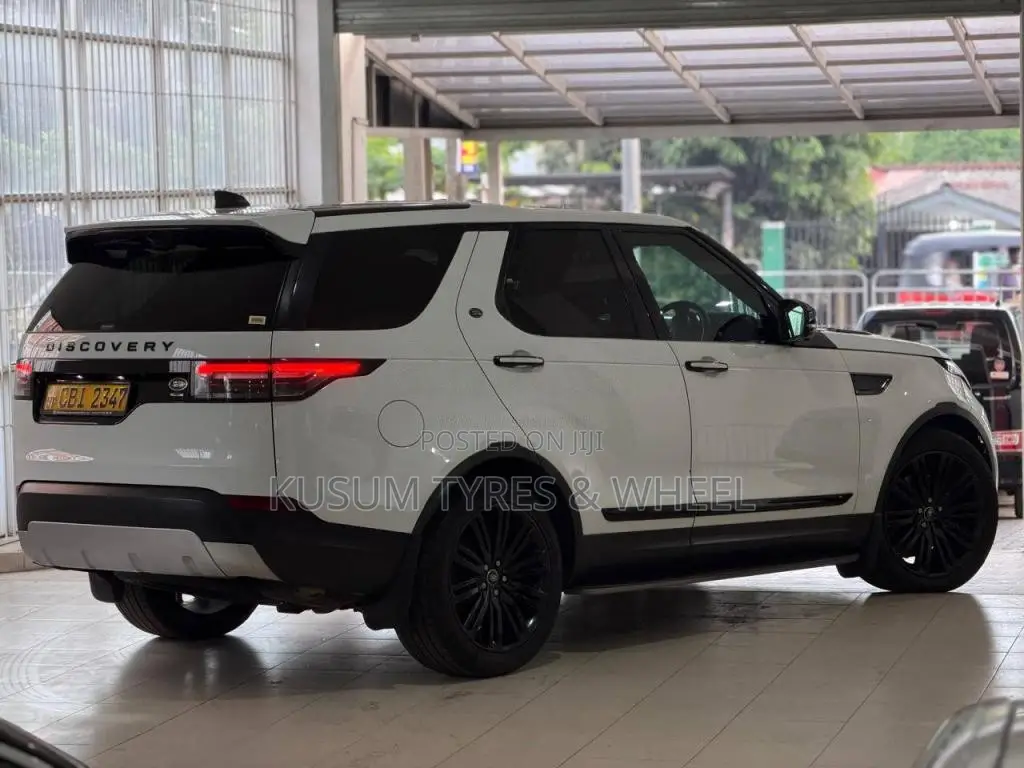Land-Rover Discovery 5 2018 SUV (Used)