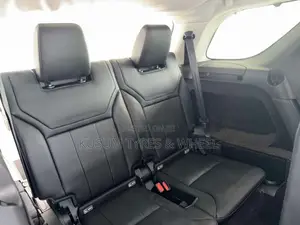 Land-Rover Discovery 5 2017 SUV (Used)