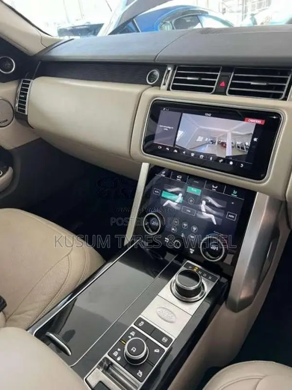 Land-Rover Range Rover Vague SWB 2018 SUV (Used)