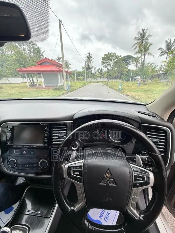 Mitsubishi Outlander 2015 SUV (Used)