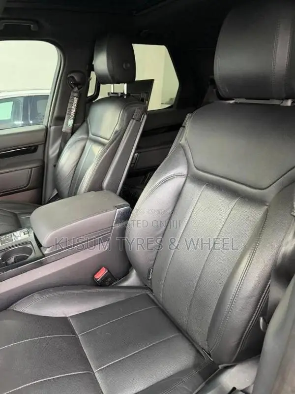 Land-Rover Discovery 5 2018 SUV (Used)