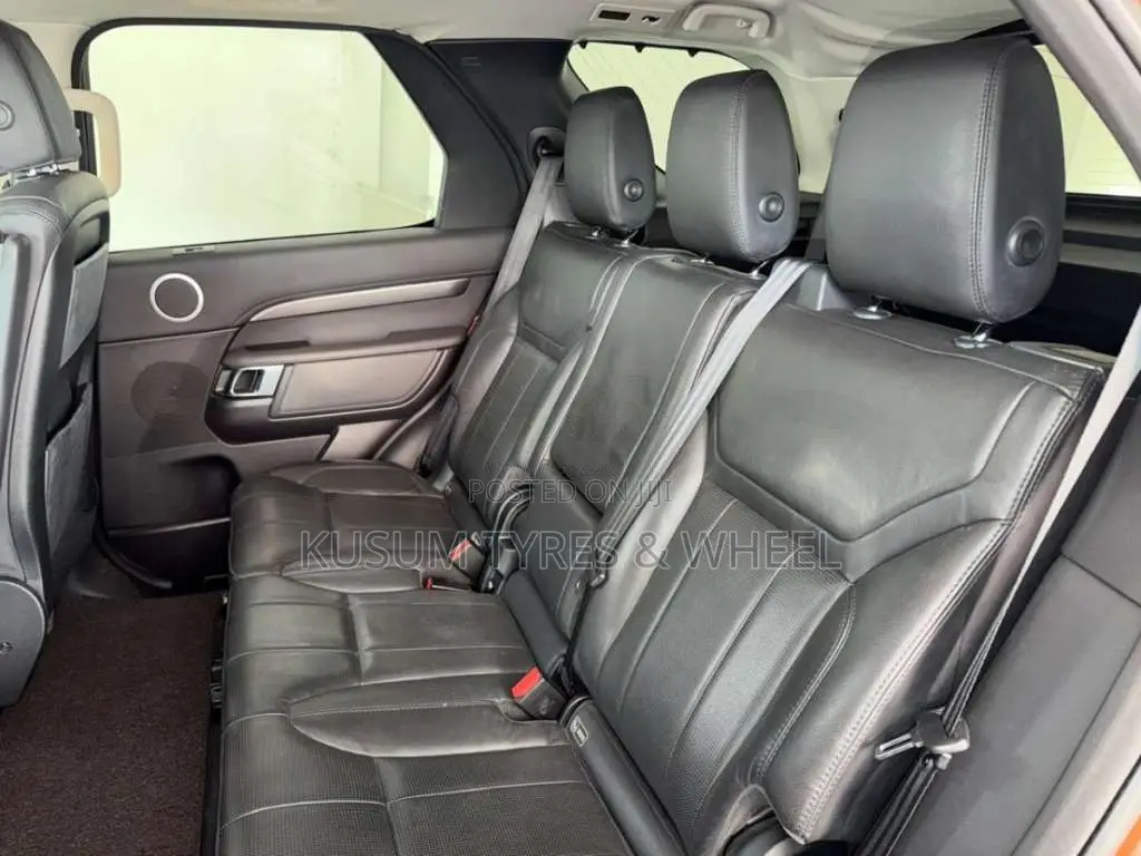 Land-Rover Discovery 5 2017 SUV (Used)