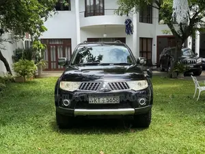 Mitsubishi Montero Sport 2012 SUV (Used)
