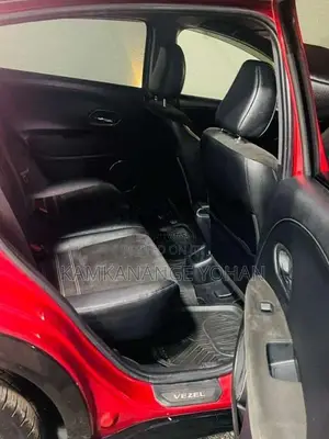 Honda Vezel RS SENSING 2017 SUV (Used)