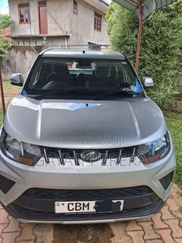 Mahindra KUV 100 2024 SUV (Used)