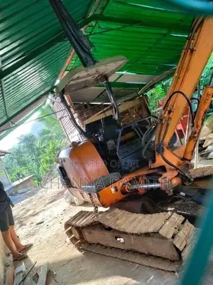 Hitachi Landy 2018 Heavy-Duty (Used)