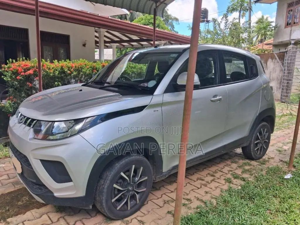 Mahindra KUV 100 2024 SUV (Used)