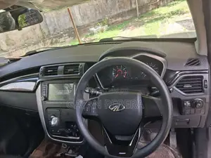 Mahindra KUV 100 2024 SUV (Used)
