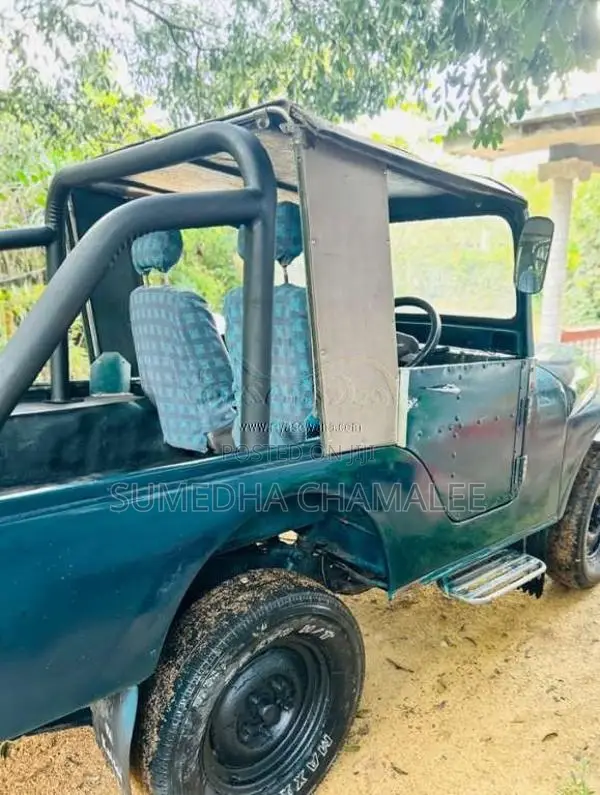 Mitsubishi 4DR5 1967 SUV (Used)