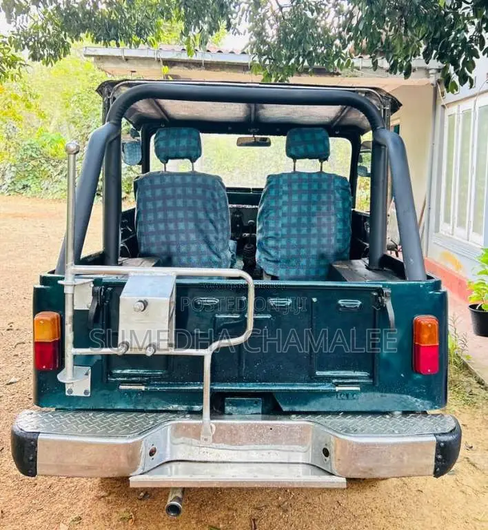 Mitsubishi 4DR5 1967 SUV (Used)