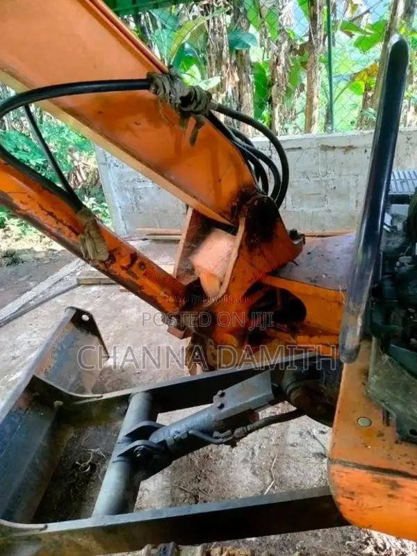 Hitachi Landy 2018 Heavy-Duty (Used)