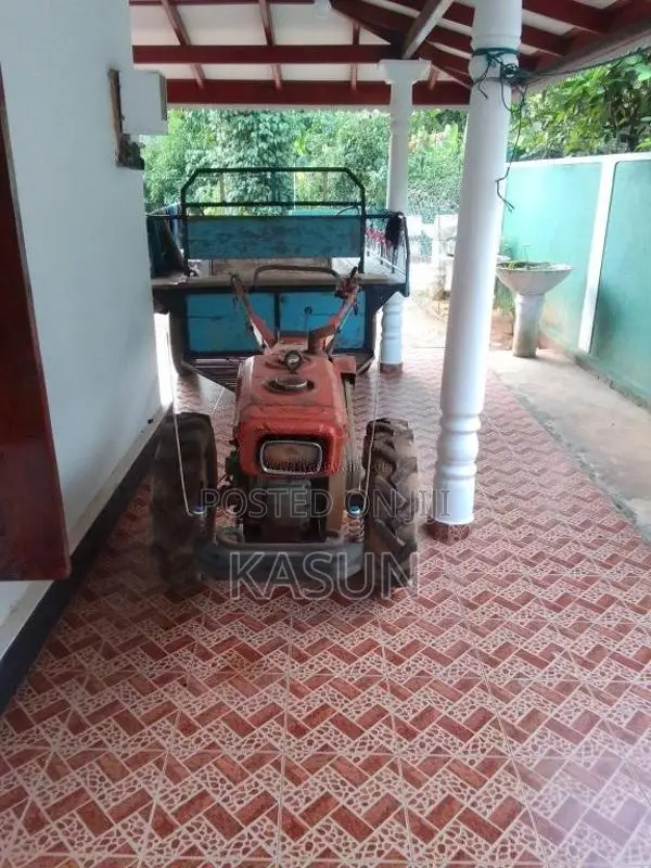 Isuzu K8 1988 Tractor (Used)