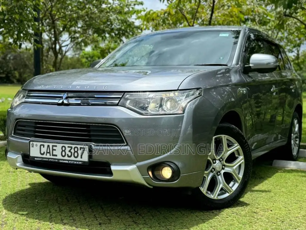 Mitsubishi Outlander PHEV 2015 SUV (Used)