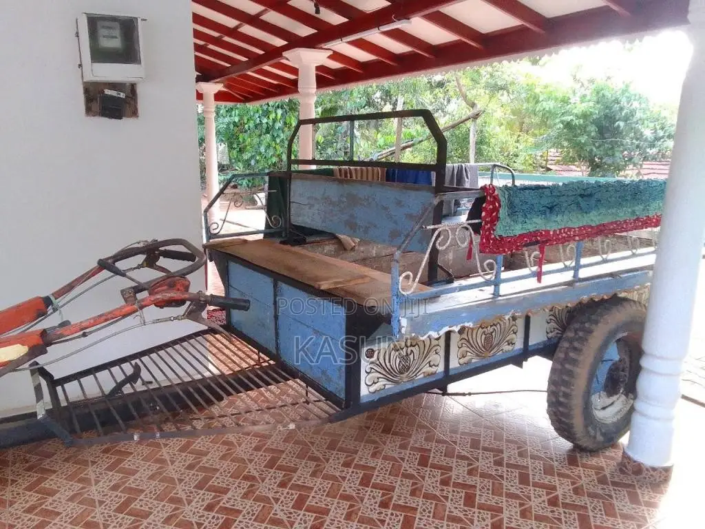 Isuzu K8 1988 Tractor (Used)