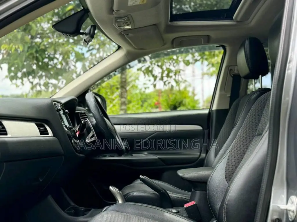 Mitsubishi Outlander PHEV 2015 SUV (Used)