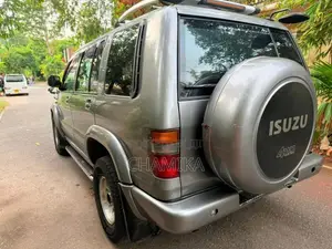 Isuzu Trooper Bighorn 1996 SUV (Used)
