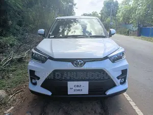 Toyota Raize 2025 SUV (Used)