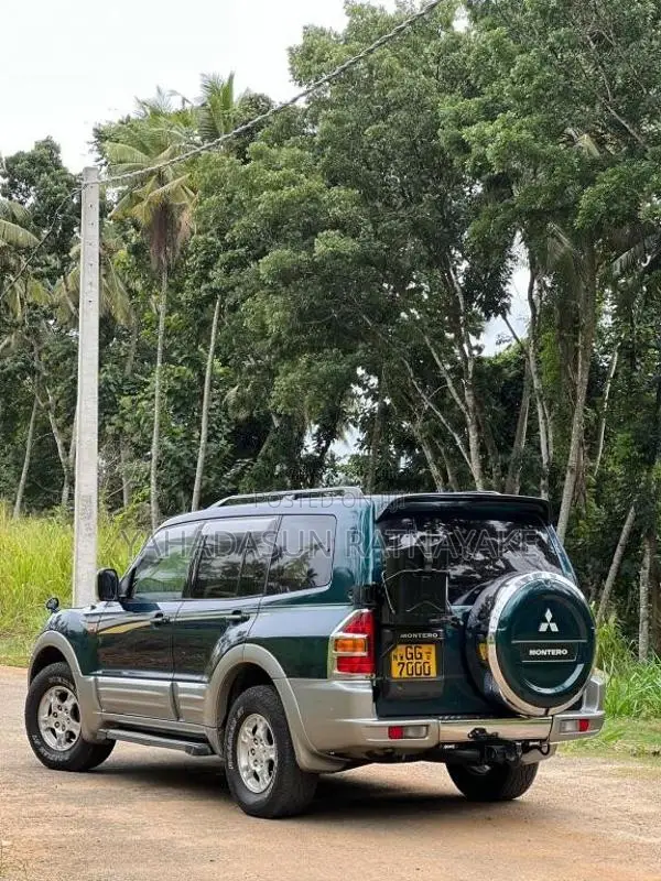 Mitsubishi Montero 2000 SUV (Used)