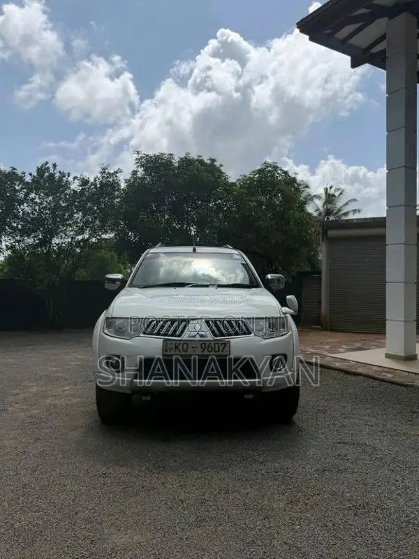 Mitsubishi montero sport 2011 SUV (Used)
