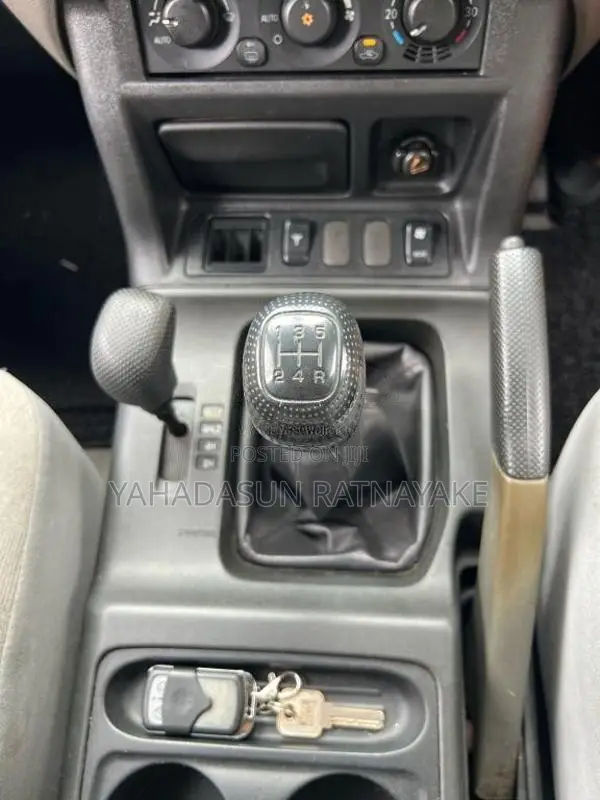 Mitsubishi Montero 2000 SUV (Used)