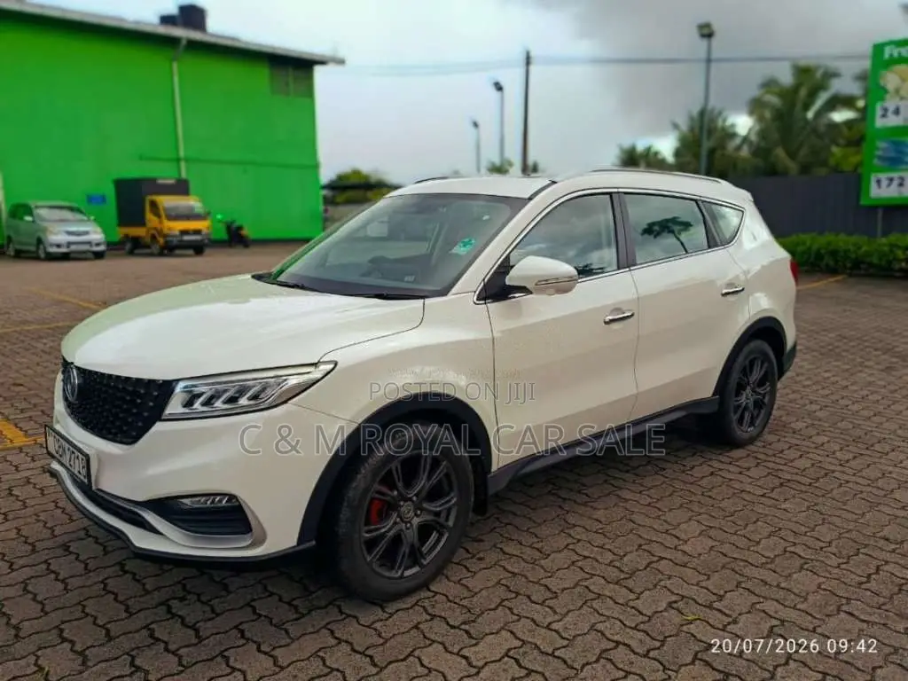 DFSK GLORY I-AUTO 2023 SUV (Used)