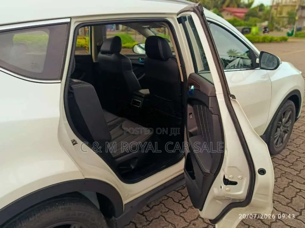 DFSK GLORY I-AUTO 2023 SUV (Used)
