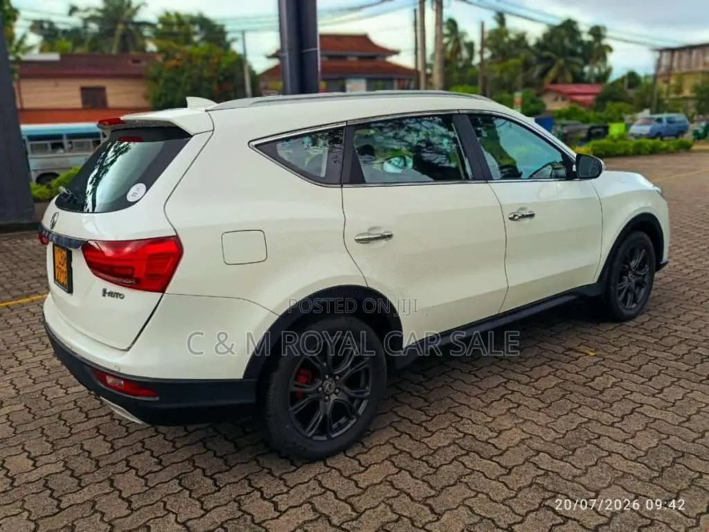 DFSK GLORY I-AUTO 2023 SUV (Used)