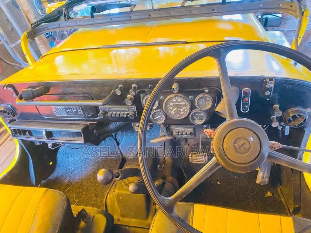 Mitsubishi 4DR5 1970 SUV (Used)