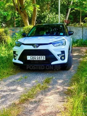 Toyota Raize 2025 SUV (Used)