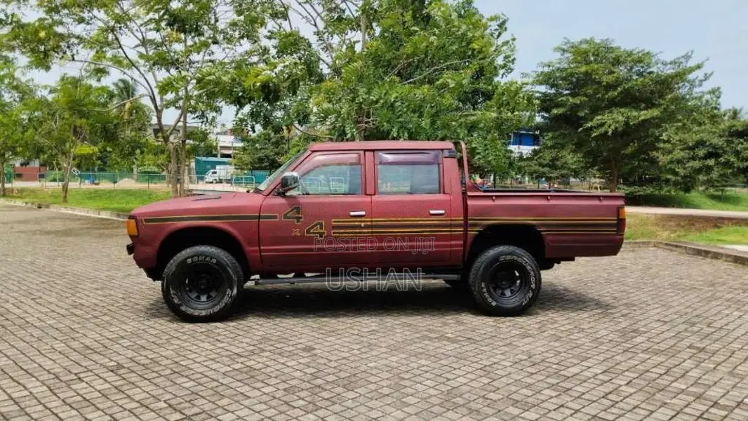 Nissan Double 4x4 1985 Pickup (Used)