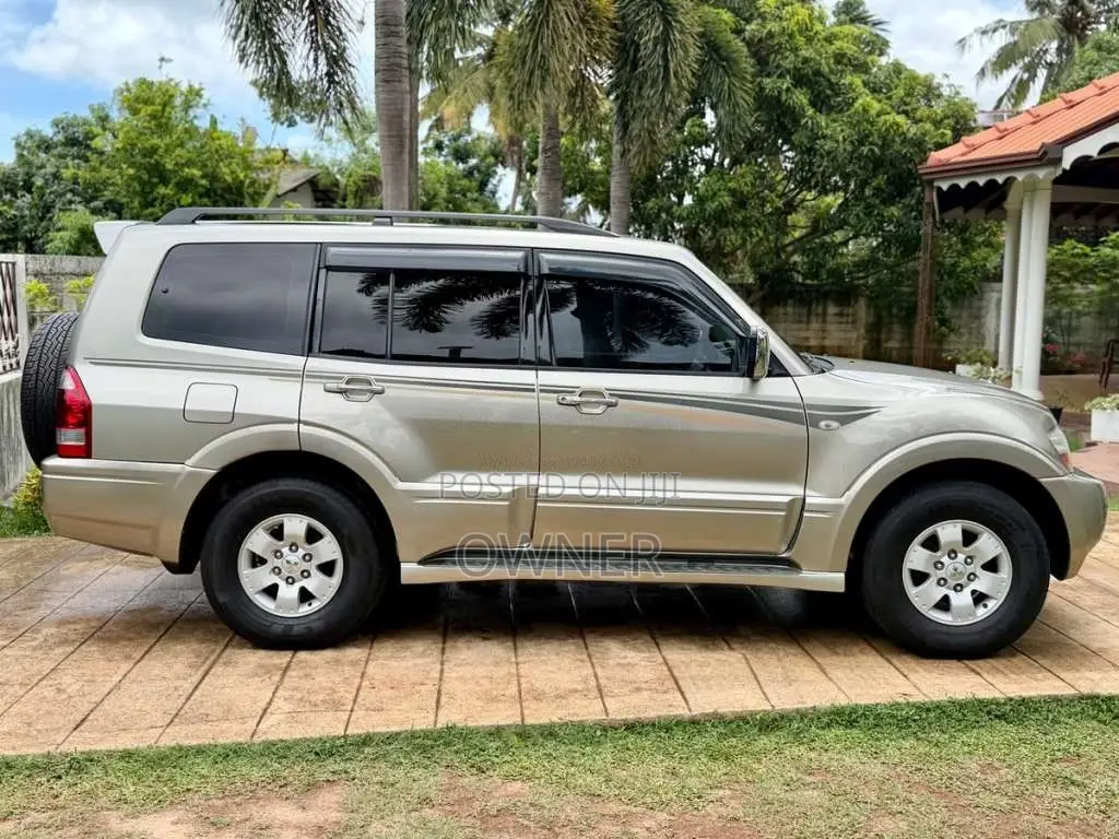 Mitsubishi MONTERO V6 2006 SUV (Used)