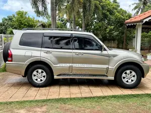 Mitsubishi MONTERO V6 2006 SUV (Used)