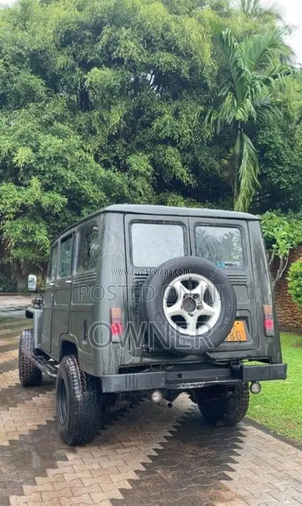 Mitsubishi 4DR5 J30 4WD 1980 SUV (Used)