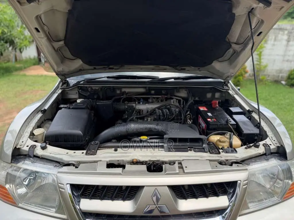 Mitsubishi MONTERO V6 2006 SUV (Used)
