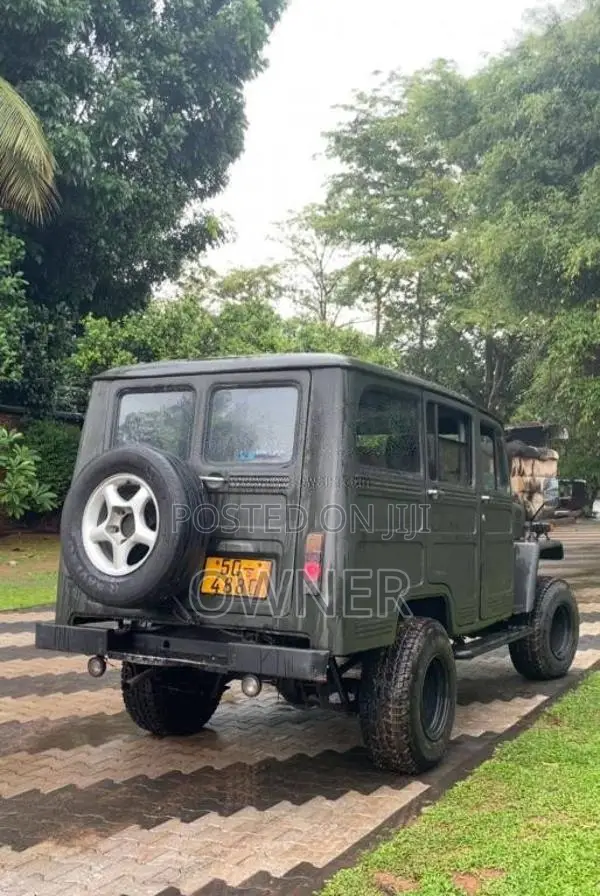Mitsubishi 4DR5 J30 4WD 1980 SUV (Used)