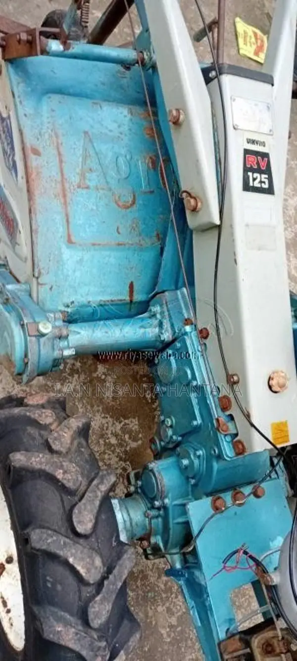 Kubota RV125-2 2011 Tractor (Used)