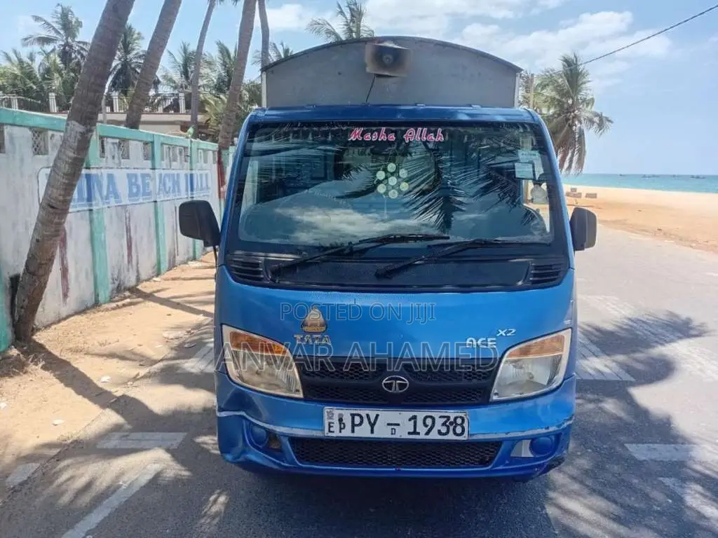 Tata Dimo Batta 2014 Lorry (Used)