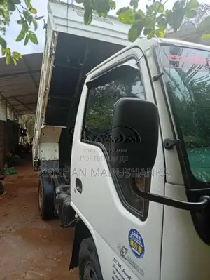 Isuzu Tipper 2000 Lorry (Used)