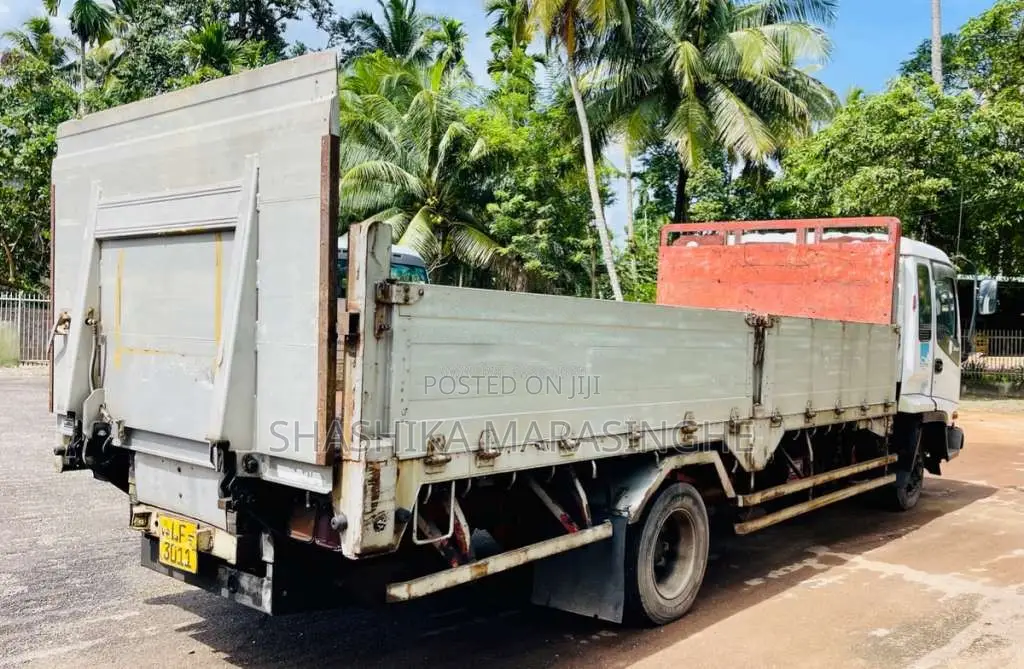 Isuzu Forward 2008 Lorry (Used)