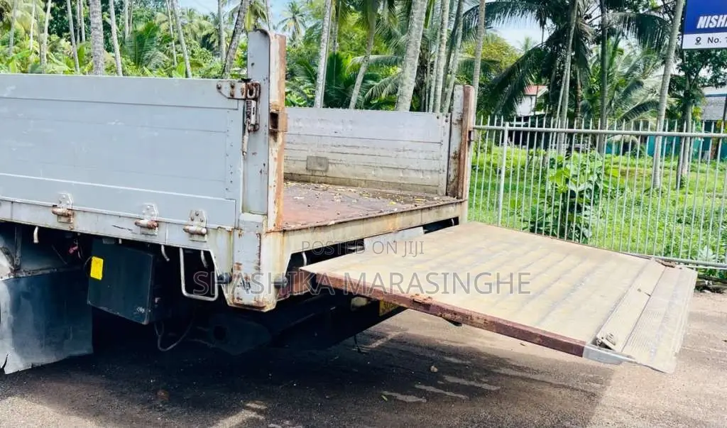 Isuzu Forward 2008 Lorry (Used)