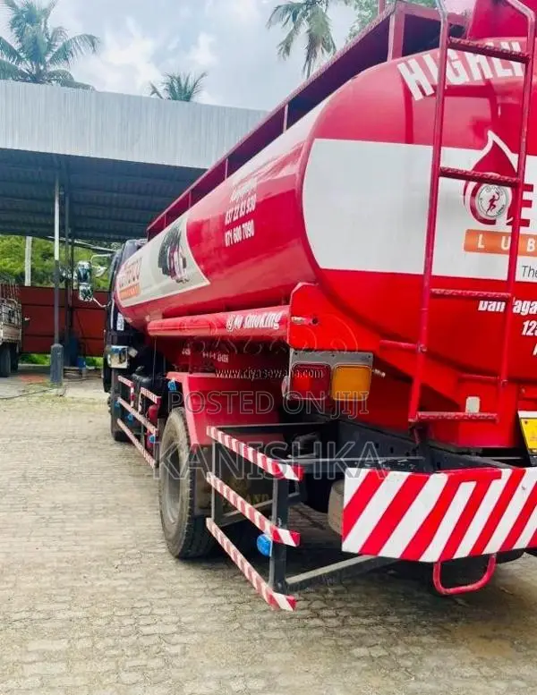 Mitsubishi Fighter 1987 Lorry (Used)