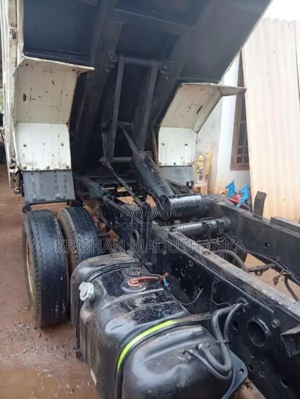 Isuzu Tipper 2000 Lorry (Used)