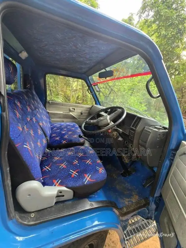 Isuzu ELF 1981 Lorry (Used)