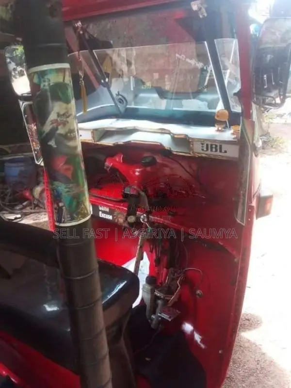 Bajaj 2 Stroke 2002 Three Wheel (Used)