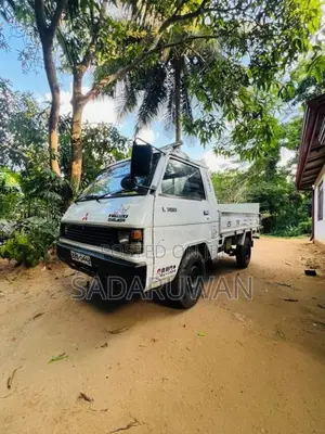 Mitsubishi L300 1994 Lorry (Used)
