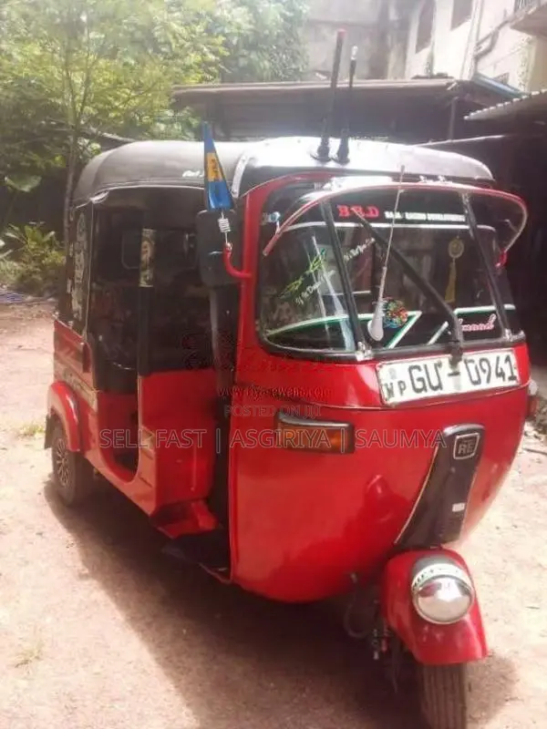 Bajaj 2 Stroke 2002 Three Wheel (Used)