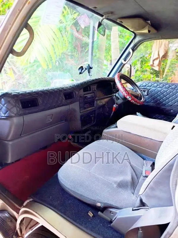 Nissan Caravan Long Model 2003 Van (Used)