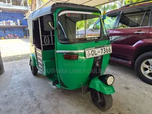 Bajaj 4 Stroke 2007 Three Wheel (Used)