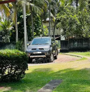 Mitsubishi Montero Sport 2011 SUV (Used)
