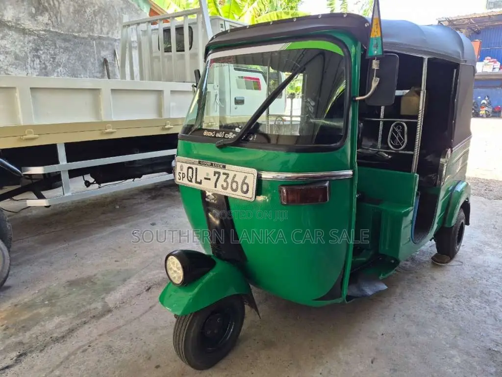 Bajaj 4 Stroke 2007 Three Wheel (Used)